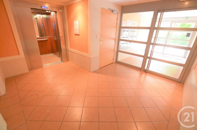 Afficher la photo en grand Appartement F3 à vendre - 3 pièces - 70.5 m2 - ST JEAN DE BRAYE - 45 - CENTRE - Century 21 Premium