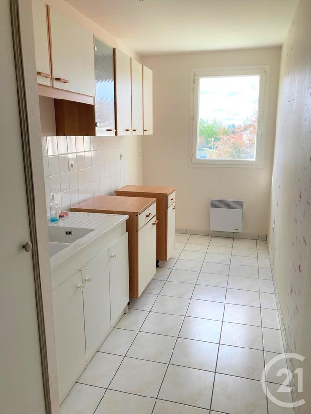 Appartement F3 à louer - 3 pièces - 71.03 m2 - ST JEAN DE BRAYE - 45 - CENTRE - Century 21 Premium Appartement F3 à louer - 3 pièces - 71.03 m2 - ST JEAN DE BRAYE - 45 - CENTRE - Century 21 Premium
