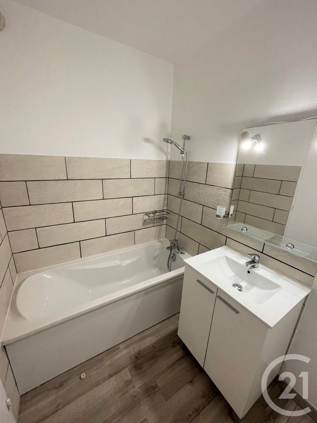 Appartement F2 à louer - 2 pièces - 49.18 m2 - ST JEAN DE BRAYE - 45 - CENTRE - Century 21 Premium Appartement F2 à louer - 2 pièces - 49.18 m2 - ST JEAN DE BRAYE - 45 - CENTRE - Century 21 Premium