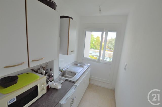 Appartement F1 à louer - 1 pièce - 23.08 m2 - ST JEAN DE BRAYE - 45 - CENTRE - Century 21 Premium Appartement F1 à louer - 1 pièce - 23.08 m2 - ST JEAN DE BRAYE - 45 - CENTRE - Century 21 Premium