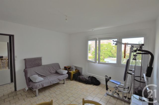 Appartement F1 à louer - 1 pièce - 23.08 m2 - ST JEAN DE BRAYE - 45 - CENTRE - Century 21 Premium Appartement F1 à louer - 1 pièce - 23.08 m2 - ST JEAN DE BRAYE - 45 - CENTRE - Century 21 Premium