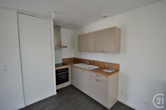 Appartement F2 à louer - 2 pièces - 36.41 m2 - ST JEAN DE BRAYE - 45 - CENTRE - Century 21 Premium Appartement F2 à louer - 2 pièces - 36.41 m2 - ST JEAN DE BRAYE - 45 - CENTRE - Century 21 Premium