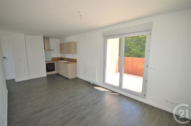 Appartement F2 à louer - 2 pièces - 36.41 m2 - ST JEAN DE BRAYE - 45 - CENTRE - Century 21 Premium Appartement F2 à louer - 2 pièces - 36.41 m2 - ST JEAN DE BRAYE - 45 - CENTRE - Century 21 Premium