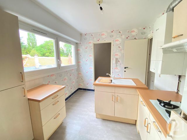 Appartement F3 à louer - 3 pièces - 66.05 m2 - ST JEAN DE BRAYE - 45 - CENTRE - Century 21 Premium Appartement F3 à louer - 3 pièces - 66.05 m2 - ST JEAN DE BRAYE - 45 - CENTRE - Century 21 Premium
