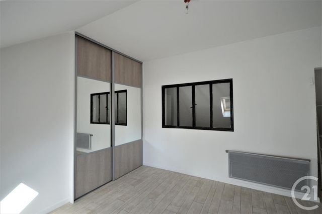 Appartement F2 à louer - 2 pièces - 37.28 m2 - ST JEAN DE BRAYE - 45 - CENTRE - Century 21 Premium Appartement F2 à louer - 2 pièces - 37.28 m2 - ST JEAN DE BRAYE - 45 - CENTRE - Century 21 Premium