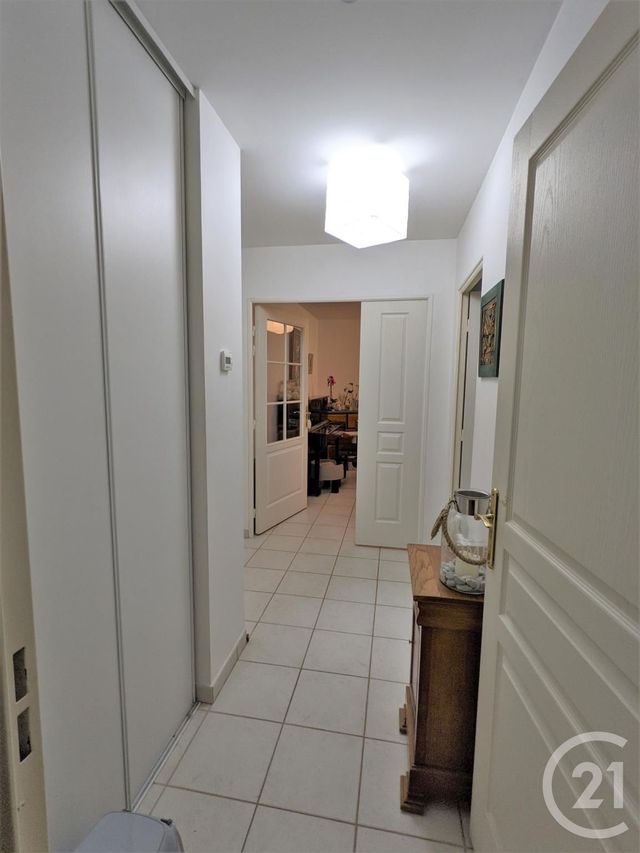 Afficher la photo en grand Appartement F3 à vendre - 3 pièces - 62.68 m2 - ST JEAN DE BRAYE - 45 - CENTRE - Century 21 Premium