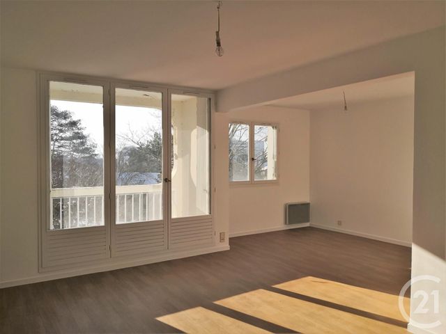 Afficher la photo en grand Appartement T3 à vendre - 4 pièces - 80.1 m2 - ORLEANS - 45 - CENTRE - Century 21 Premium