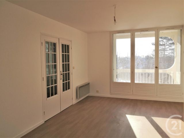 Afficher la photo en grand Appartement T3 à vendre - 4 pièces - 80.1 m2 - ORLEANS - 45 - CENTRE - Century 21 Premium
