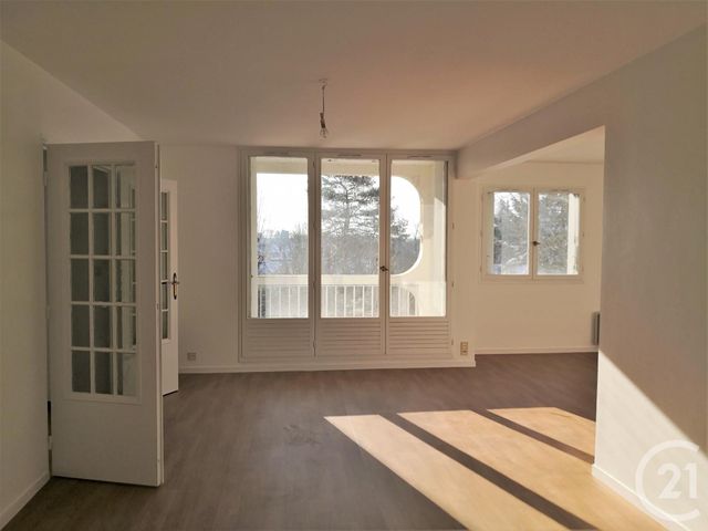 Afficher la photo en grand Appartement T3 à vendre - 4 pièces - 80.1 m2 - ORLEANS - 45 - CENTRE - Century 21 Premium