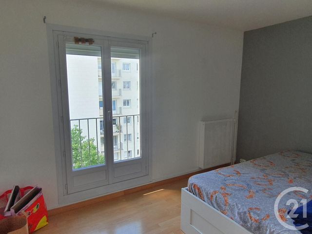 Afficher la photo en grand Appartement F4 à vendre - 4 pièces - 75.7 m2 - FLEURY LES AUBRAIS - 45 - CENTRE - Century 21 Premium