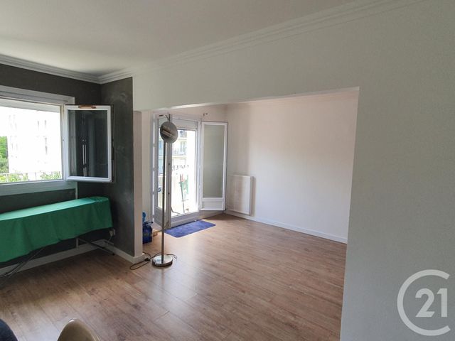 Afficher la photo en grand Appartement F4 à vendre - 4 pièces - 75.7 m2 - FLEURY LES AUBRAIS - 45 - CENTRE - Century 21 Premium