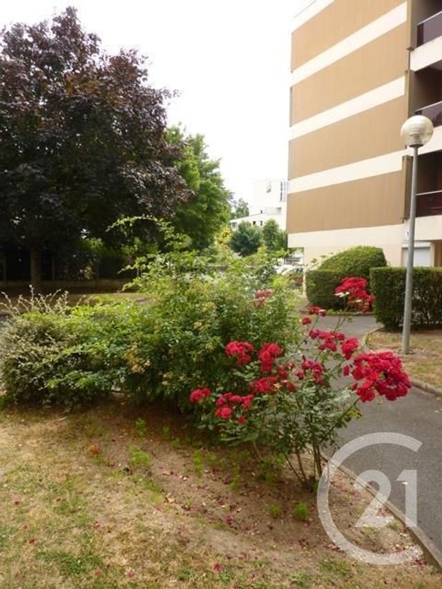 Afficher la photo en grand Appartement F2 à louer - 2 pièces - 52.0 m2 - ST JEAN DE BRAYE - 45 - CENTRE - Century 21 Premium