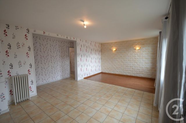 Afficher la photo en grand Appartement F4 à vendre - 4 pièces - 66.4 m2 - ST JEAN DE LA RUELLE - 45 - CENTRE - Century 21 Premium