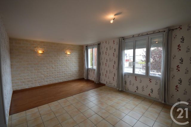 Afficher la photo en grand Appartement F4 à vendre - 4 pièces - 66.4 m2 - ST JEAN DE LA RUELLE - 45 - CENTRE - Century 21 Premium