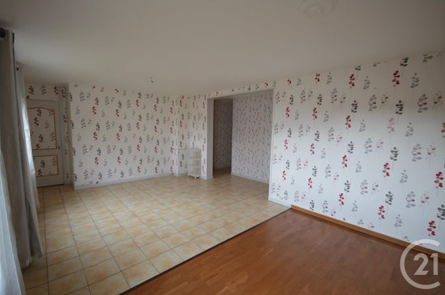 Afficher la photo en grand Appartement F4 à vendre - 4 pièces - 66.4 m2 - ST JEAN DE LA RUELLE - 45 - CENTRE - Century 21 Premium
