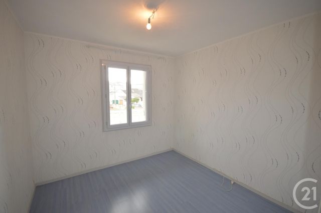 Afficher la photo en grand Appartement F4 à vendre - 4 pièces - 66.4 m2 - ST JEAN DE LA RUELLE - 45 - CENTRE - Century 21 Premium