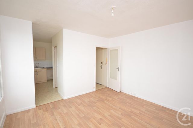 Appartement F1 à louer ST JEAN DE BRAYE
