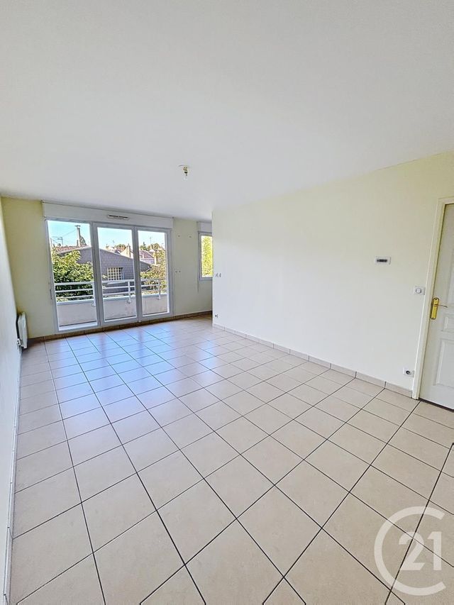 Appartement F2 à louer ST JEAN DE BRAYE