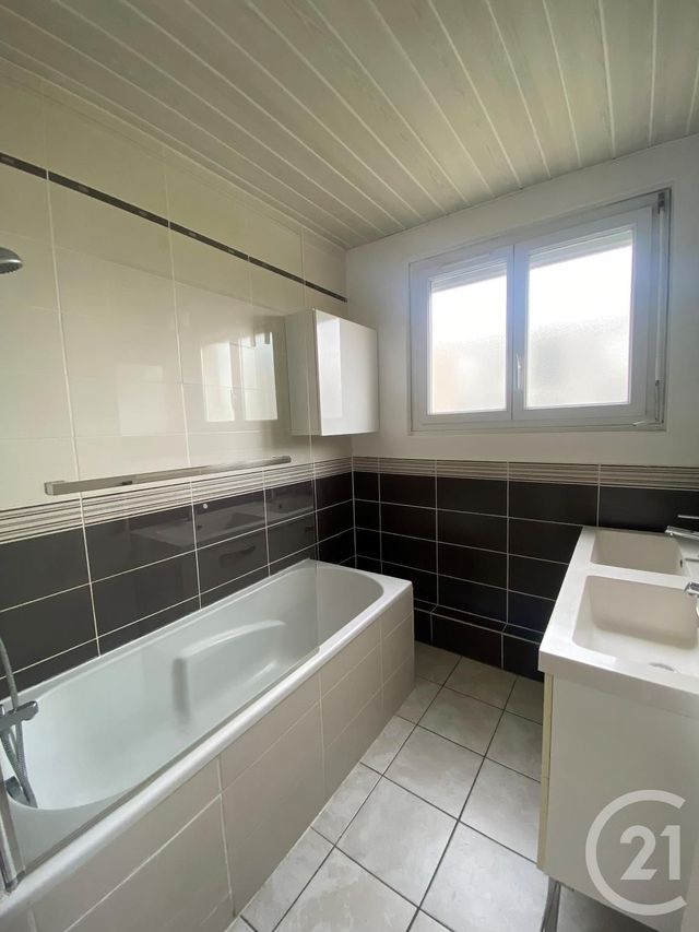 Appartement F4 &agrave; louer - 4 pi&egrave;ces - 80,60 m2 - St Jean De Braye - 45 - CENTRE