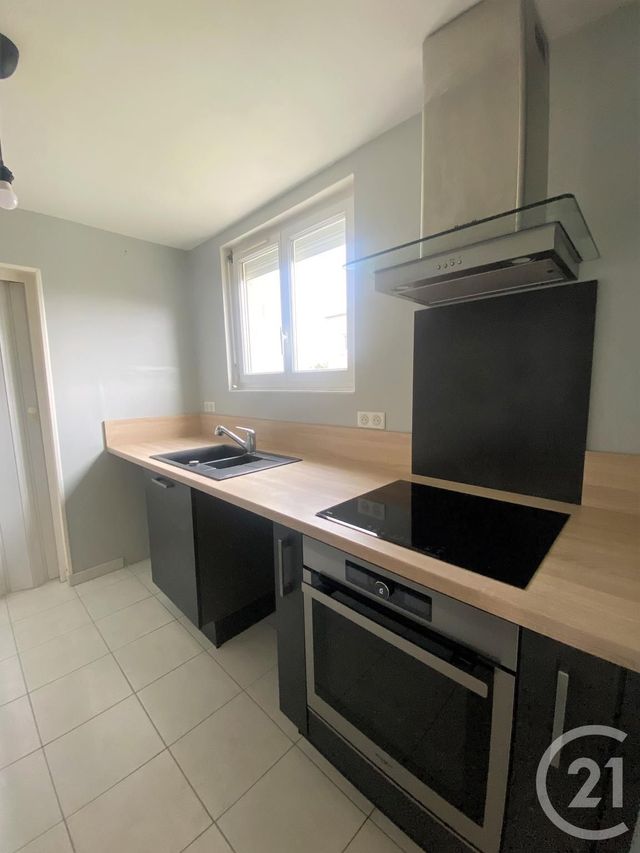 Appartement F4 &agrave; louer - 4 pi&egrave;ces - 80,60 m2 - St Jean De Braye - 45 - CENTRE