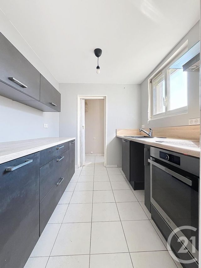 Appartement F4 &agrave; louer - 4 pi&egrave;ces - 80,60 m2 - St Jean De Braye - 45 - CENTRE