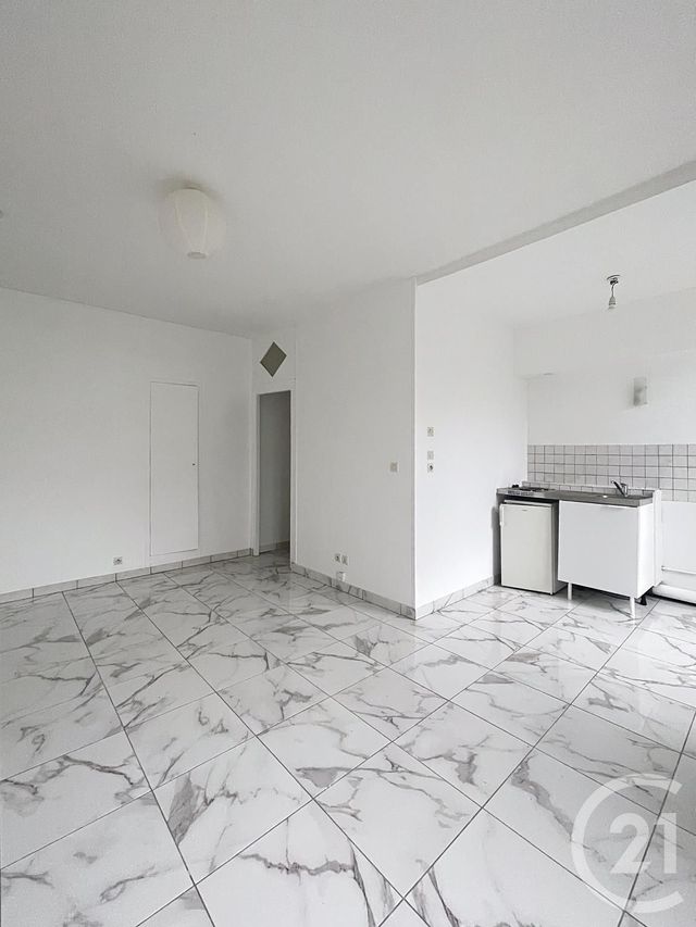 Afficher la photo en grand Appartement F1 à vendre - 1 pièce - 26,70 m2 - Orleans - 45 - CENTRE