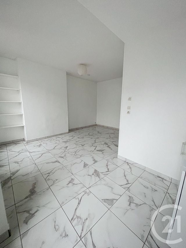 Afficher la photo en grand Appartement F1 à vendre - 1 pièce - 26,70 m2 - Orleans - 45 - CENTRE