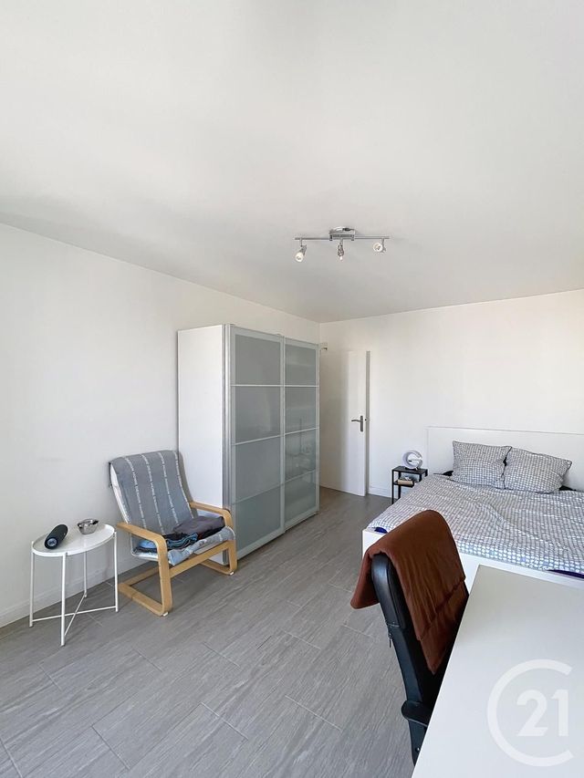 Afficher la photo en grand Appartement F1 à vendre - 1 pièce - 27,93 m2 - Orleans - 45 - CENTRE