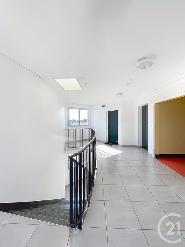 Afficher la photo en grand Appartement F1 à vendre - 1 pièce - 27,93 m2 - Orleans - 45 - CENTRE