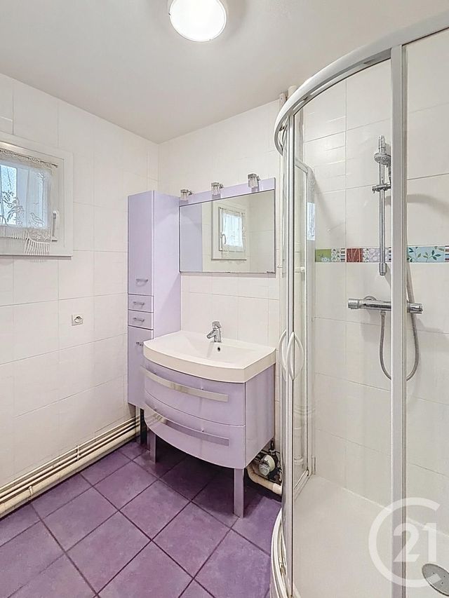 Afficher la photo en grand Appartement F3 à vendre - 3 pièces - 66 m2 - St Jean De La Ruelle - 45 - CENTRE