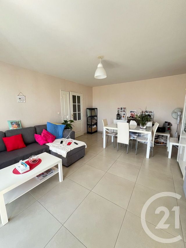 Appartement F2 à louer ST JEAN DE BRAYE