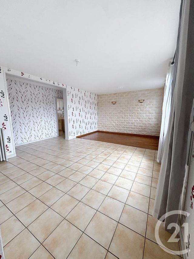 Appartement F4 à louer - 4 pièces - 66,63 m2 - St Jean De La Ruelle - 45 - CENTRE