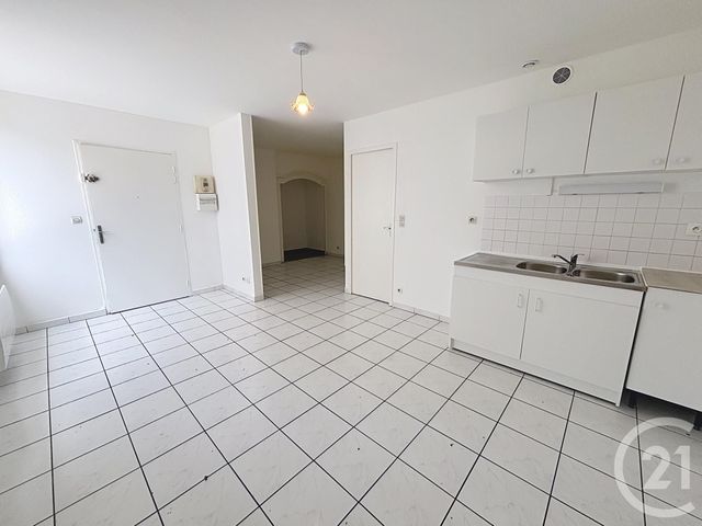 Appartement F1 à louer - 1 pièce - 30 m2 - Orleans - 45 - CENTRE