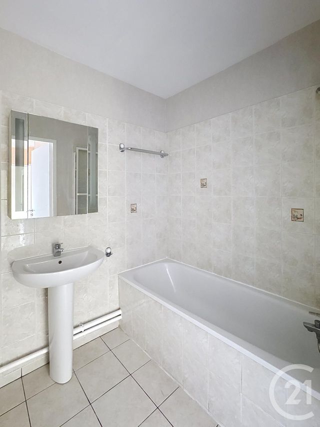 Afficher la photo en grand Appartement F2 à vendre - 2 pièces - 45,60 m2 - La Chapelle St Mesmin - 45 - CENTRE
