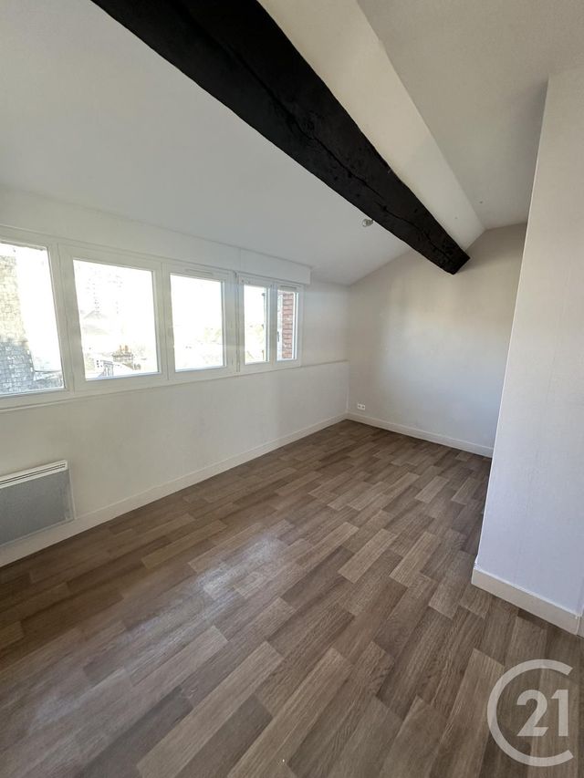 Appartement Duplex à louer - 2 pièces - 25 m2 - Orleans - 45 - CENTRE