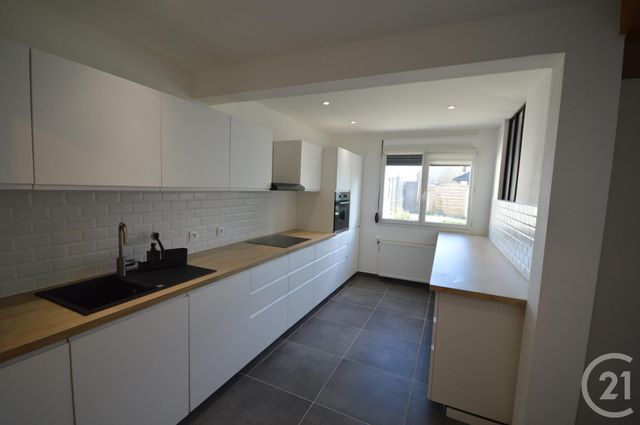 Maison à louer - 4 pièces - 97 m2 - Fleury Les Aubrais - 45 - CENTRE