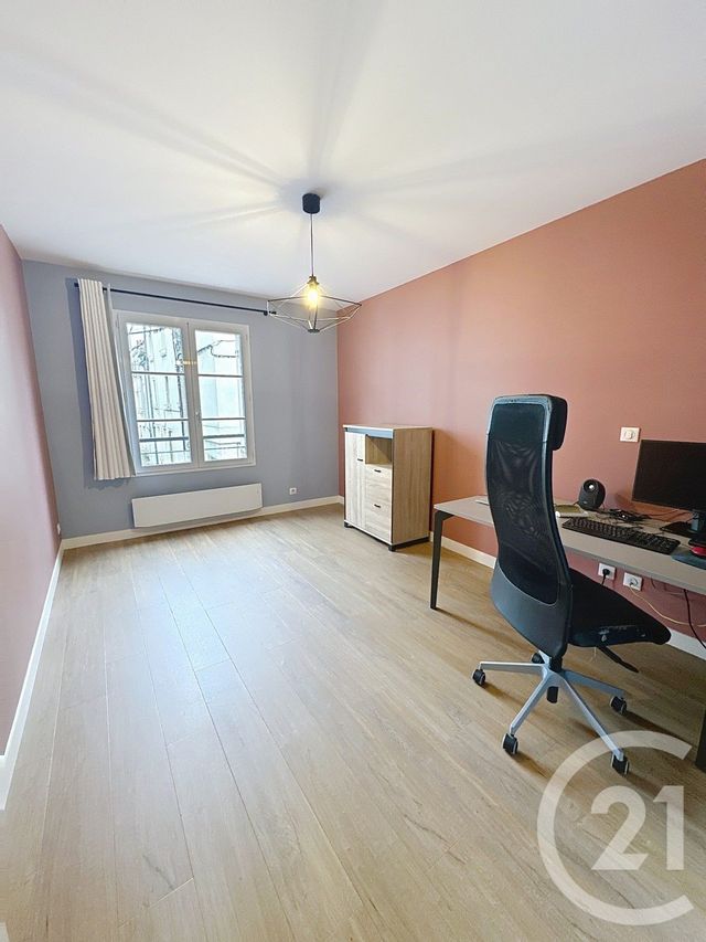 Afficher la photo en grand Appartement F3 à louer - 3 pièces - 79,01 m2 - Orleans - 45 - CENTRE