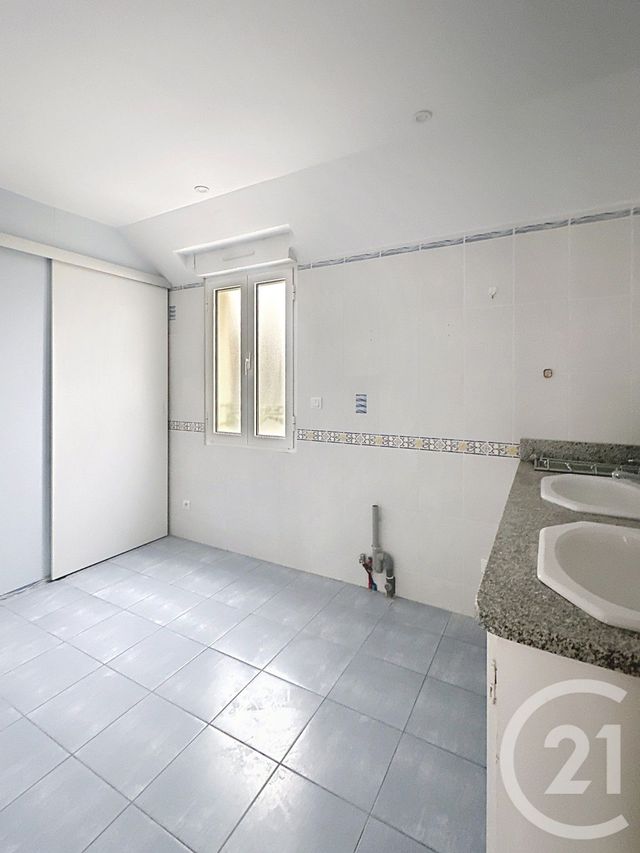 Maison à louer - 6 pièces - 200 m2 - Mardie - 45 - CENTRE