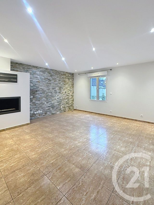 Maison à louer - 6 pièces - 200 m2 - Mardie - 45 - CENTRE