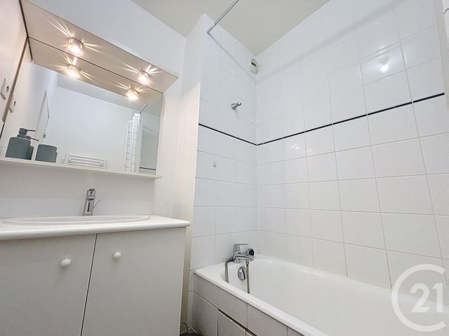 Appartement F2 à louer - 2 pièces - 42,99 m2 - Orleans - 45 - CENTRE