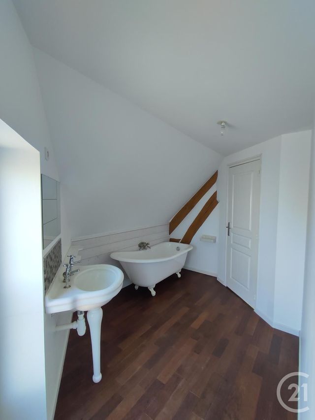 Maison à louer - 4 pièces - 79,50 m2 - Neuville Aux Bois - 45 - CENTRE