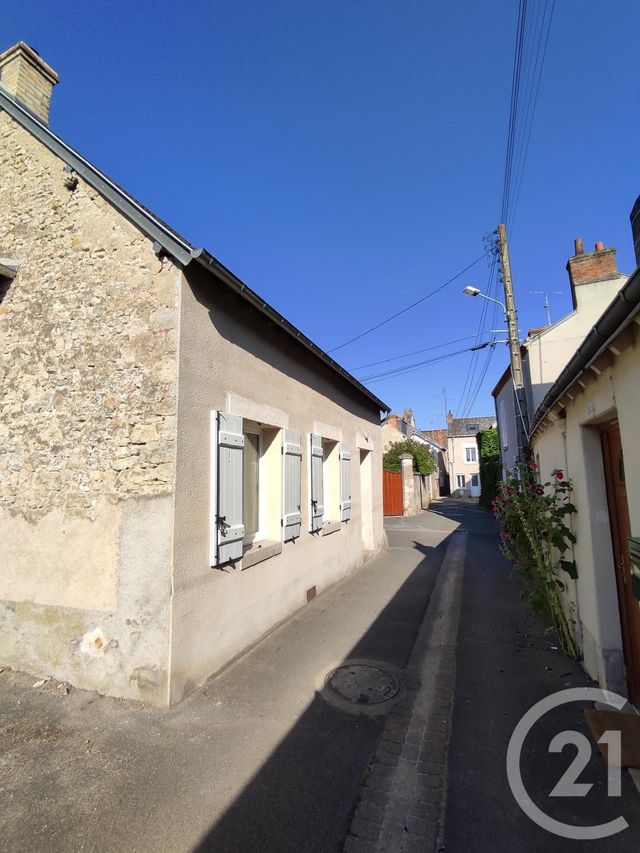 Maison à louer - 4 pièces - 79,50 m2 - Neuville Aux Bois - 45 - CENTRE