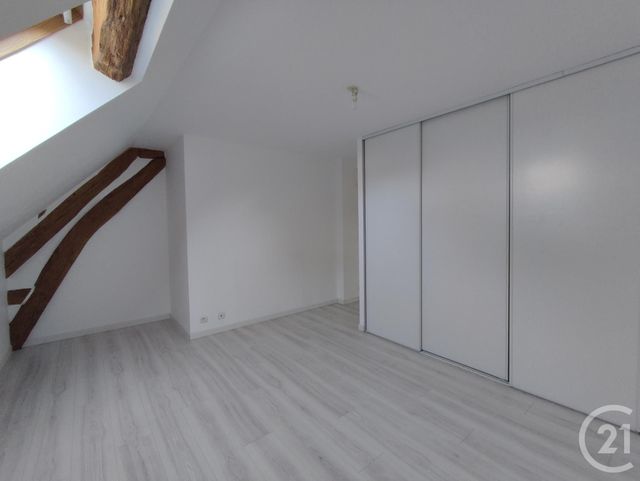 Maison à louer - 4 pièces - 79,50 m2 - Neuville Aux Bois - 45 - CENTRE