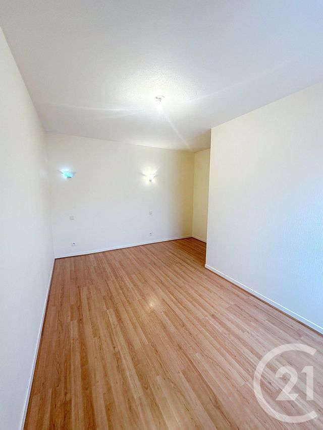 Maison à louer - 3 pièces - 69,70 m2 - Orleans - 45 - CENTRE