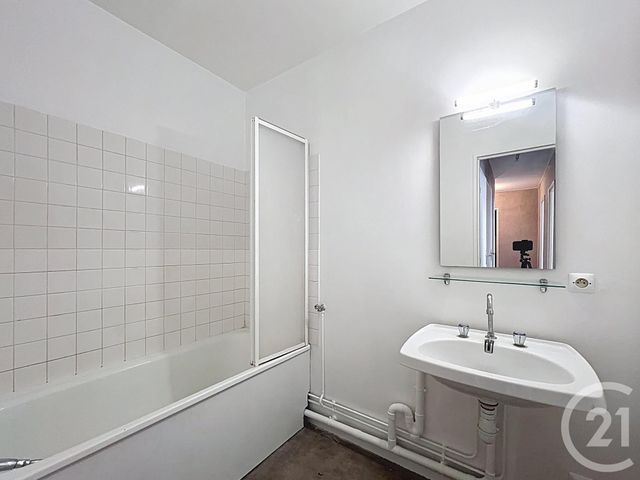 Appartement F3 &agrave; louer - 3 pi&egrave;ces - 66,05 m2 - Fleury Les Aubrais - 45 - CENTRE