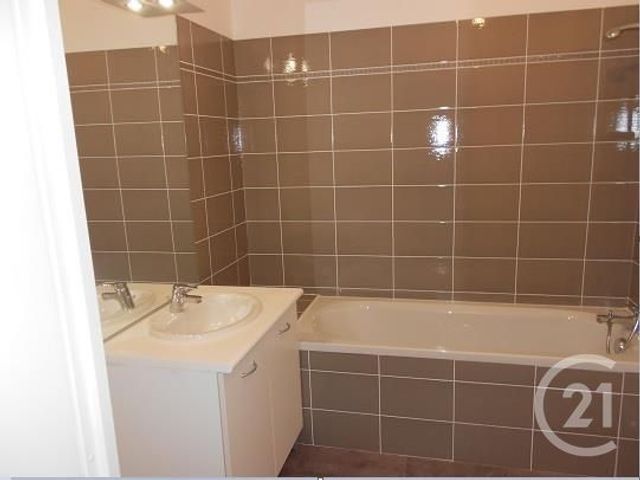 Appartement F3 &agrave; louer - 3 pi&egrave;ces - 60,10 m2 - Orleans - 45 - CENTRE