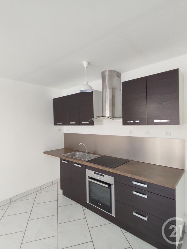 Maison &agrave; louer - 4 pi&egrave;ces - 79,50 m2 - Neuville Aux Bois - 45 - CENTRE