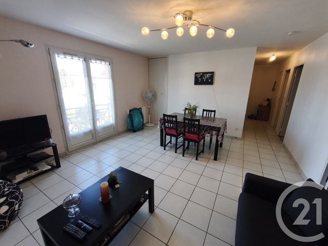 Appartement F3 à vendre ST JEAN DE LA RUELLE