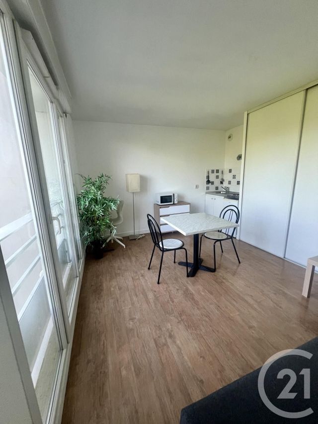 Appartement F1 &agrave; louer - 1 pi&egrave;ce - 22,21 m2 - Orleans - 45 - CENTRE