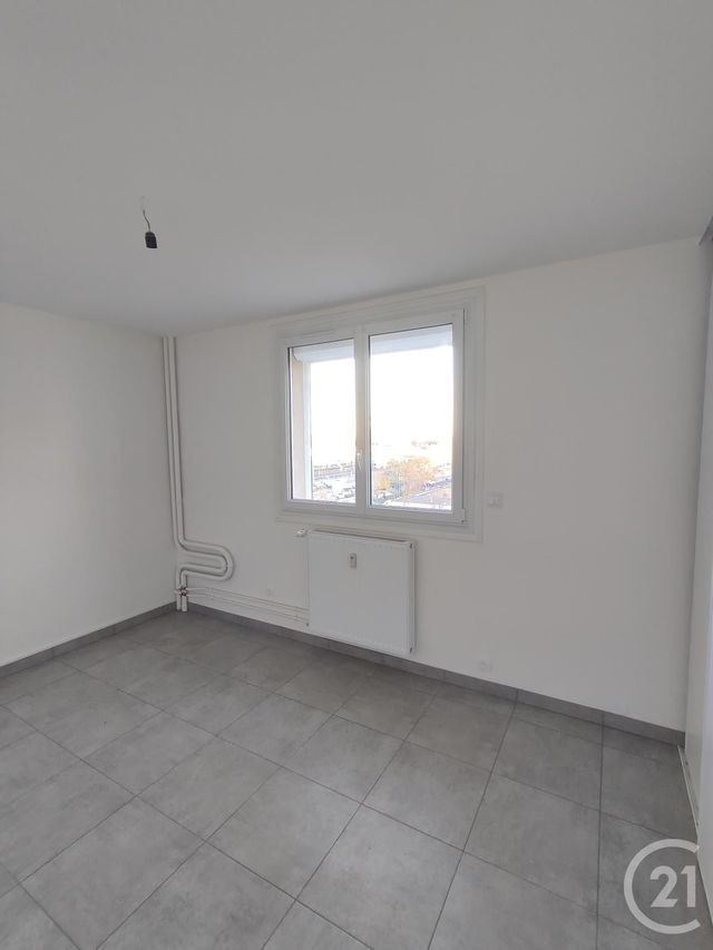 Appartement F3 &agrave; louer - 3 pi&egrave;ces - 68,25 m2 - Orleans - 45 - CENTRE